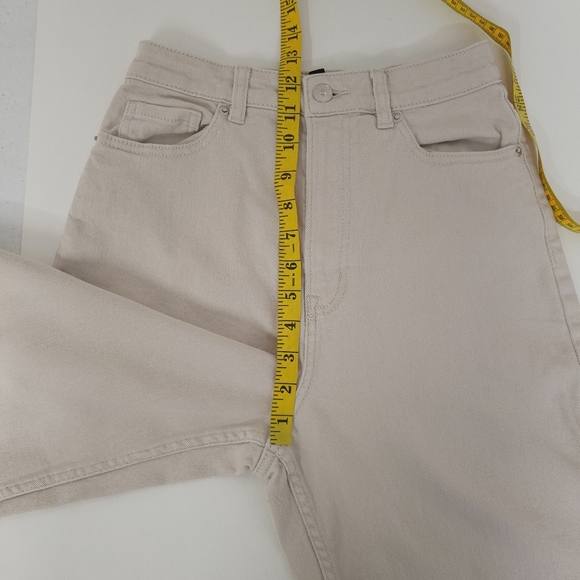 H&M Mom Loose Fit Biege Jean , size 4 - Picture 6 of 10